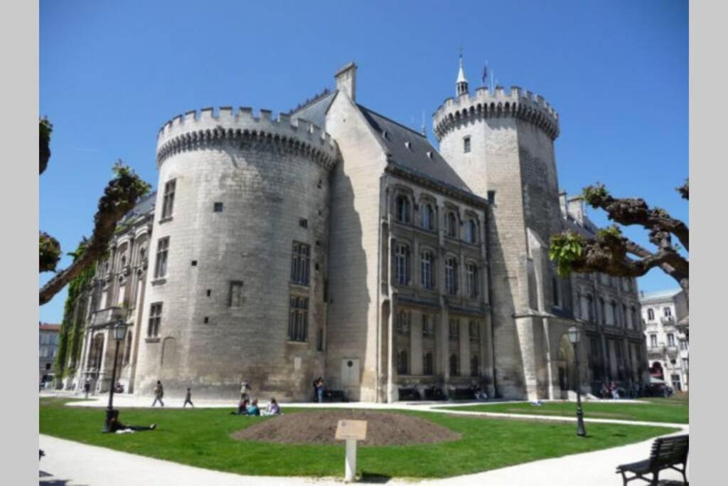 L'Atelier - 500M Musee Bd Angoulême Екстериор снимка